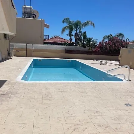 Peach Seaview 3 Bedroom Апартаменты